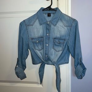 NWOT Tie front denim button down cropped shirt